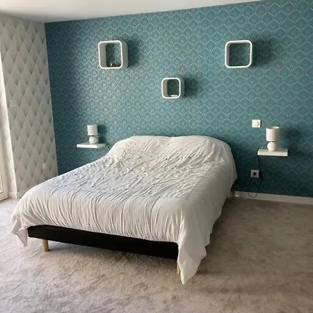 Chez Laure - Authentique Maison En Pierre De 160 M2 Au Calme * Reignac (Charente)